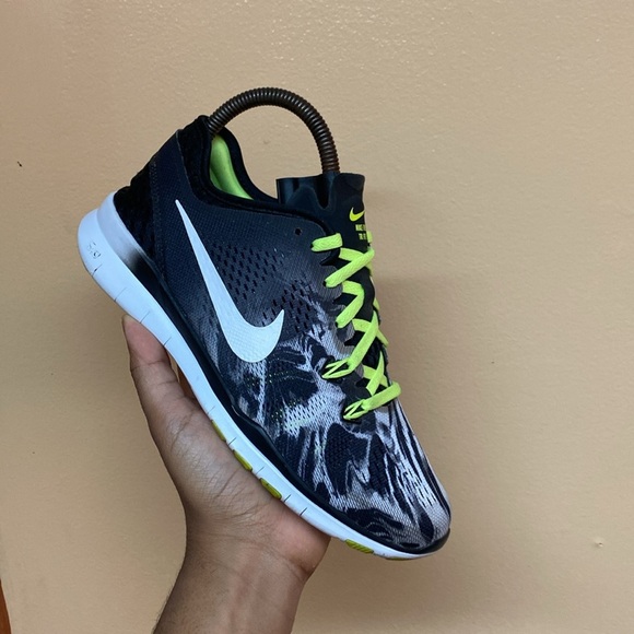 Nike Free TR Fit 5 Women’s Running Sneakers “Black White Gray Volt” - Picture 8 of 17